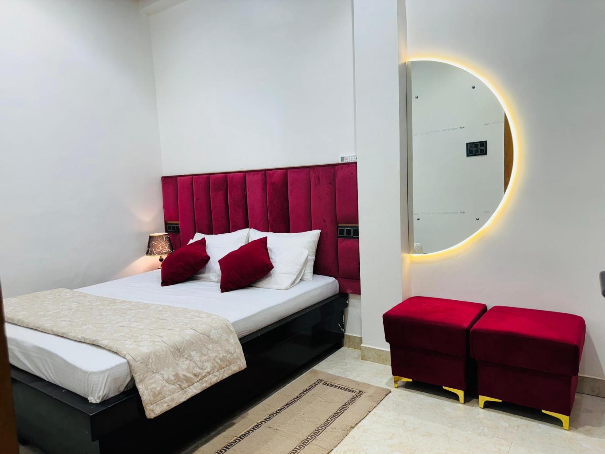 Aura Homestay - Varanasi — Photos 1